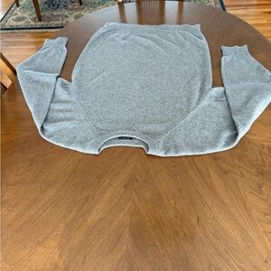 Unisex Neiman Marcus Exclusive Dove Gray Cashmere Sweater